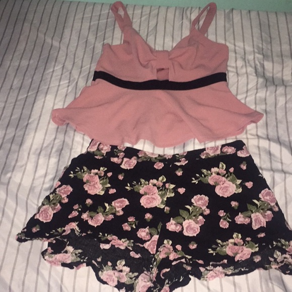 Adorable 2 piece outfit :) !!! - Picture 8 of 8